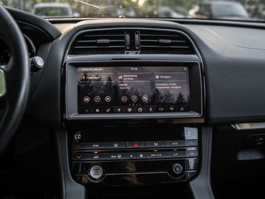 Jaguar F-Pace 2019 года, 123 000 км - вид 9