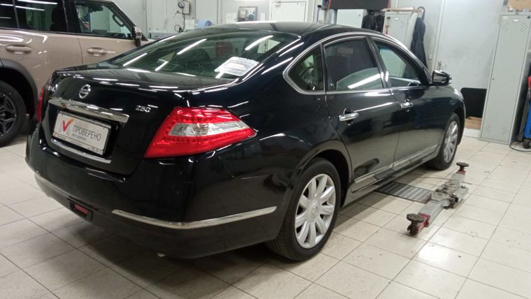 Nissan Teana 2010 года, 203 000 км - вид 3