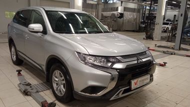 Mitsubishi Outlander 2021 года, 74 301 км - вид 3