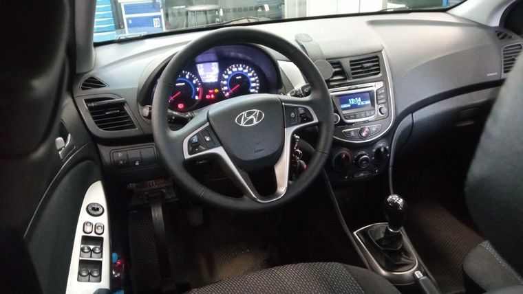 Hyundai Solaris 2015 года, 148 750 км - вид 5