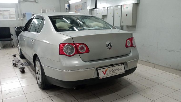 Volkswagen Passat 2010 года, 212 071 км - вид 3