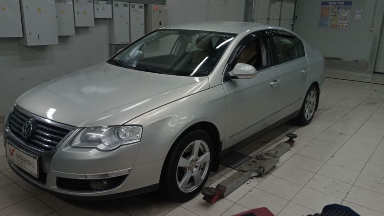 Volkswagen Passat 2010 года, 212 071 км - вид 4
