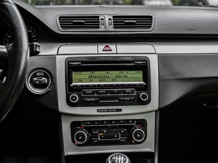 Volkswagen Passat 2010 года, 212 071 км - вид 8