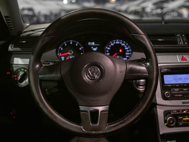 Volkswagen Passat 2010 года, 212 071 км - вид 6