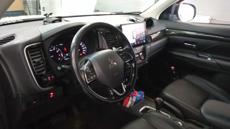 Mitsubishi Outlander 2015 года, 228 980 км - вид 5