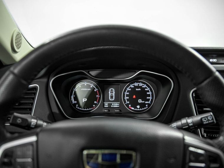 Серый Geely Emgrand X7 2019 года | VIN 330000