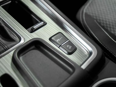 Серый Geely Emgrand X7 2019 года | VIN 330000