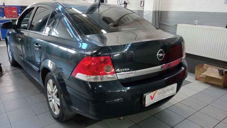 Opel Astra 2012 года, 208 972 км - вид 4