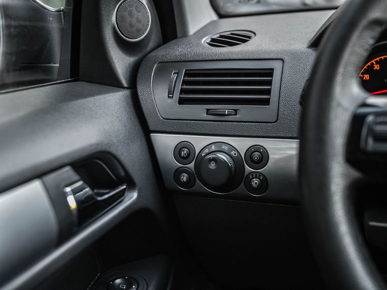 Opel Astra 2012 года, 208 972 км - вид 10