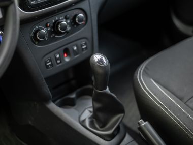 Renault Logan 2015 года, 130 442 км - вид 9