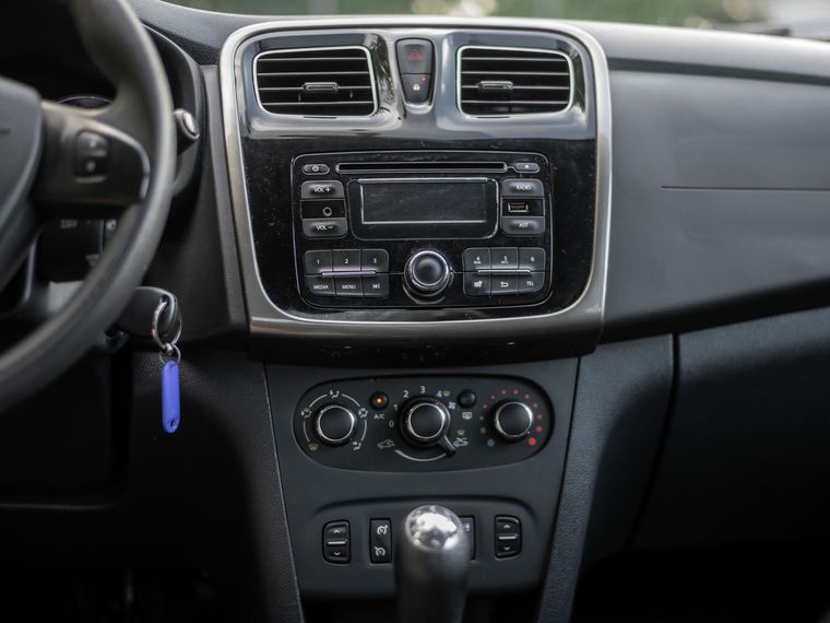 Renault Logan 2015 года, 130 442 км - вид 7