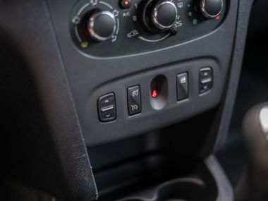 Renault Logan 2015 года, 130 442 км - вид 8