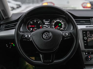 Volkswagen Passat 2018 года, 277 000 км - вид 6