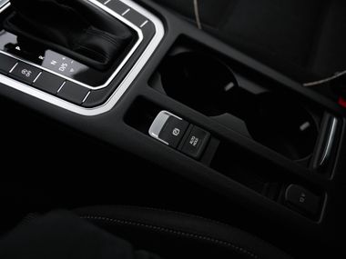 Volkswagen Passat 2018 года, 277 000 км - вид 10