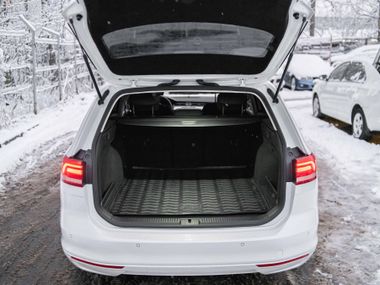 Volkswagen Passat 2018 года, 277 000 км - вид 15