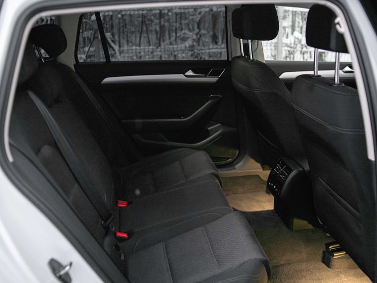 Volkswagen Passat 2018 года, 277 000 км - вид 13