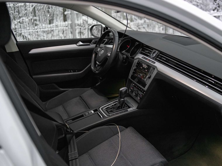Volkswagen Passat 2018 года, 277 000 км - вид 14