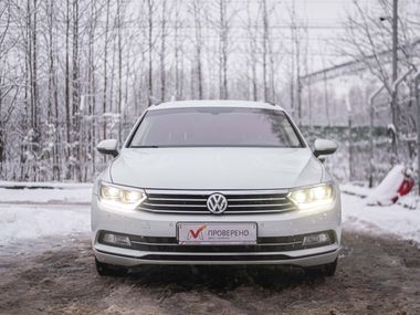 Volkswagen Passat 2018 года, 277 000 км - вид 3