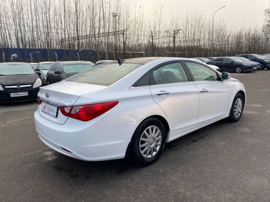 Hyundai Sonata 2011 года, 238 160 км - вид 5