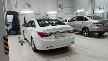 Hyundai Sonata 2011 года, 252 958 км - вид 4