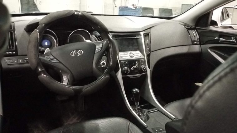 Hyundai Sonata 2011 года, 252 958 км - вид 5
