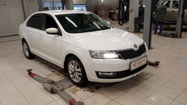 Skoda Rapid 2017 года, 174 803 км - вид 3