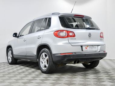 Volkswagen Tiguan 2011 года, 123 675 км - вид 6