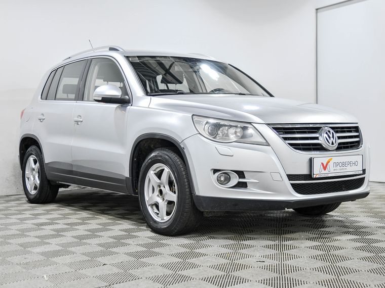 Volkswagen Tiguan 2011 года, 123 675 км - вид 3