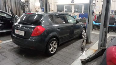 Kia Ceed 2009 года, 301 617 км - вид 3