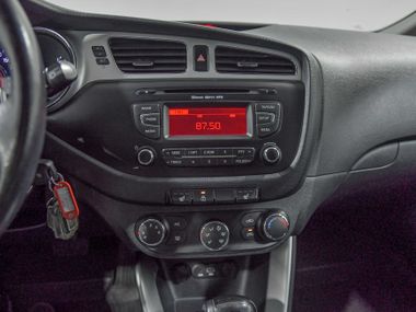 KIA Ceed 2013 года, 162 104 км - вид 9