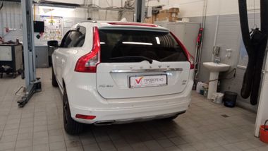 Volvo XC60 2015 года, 175 370 км - вид 4