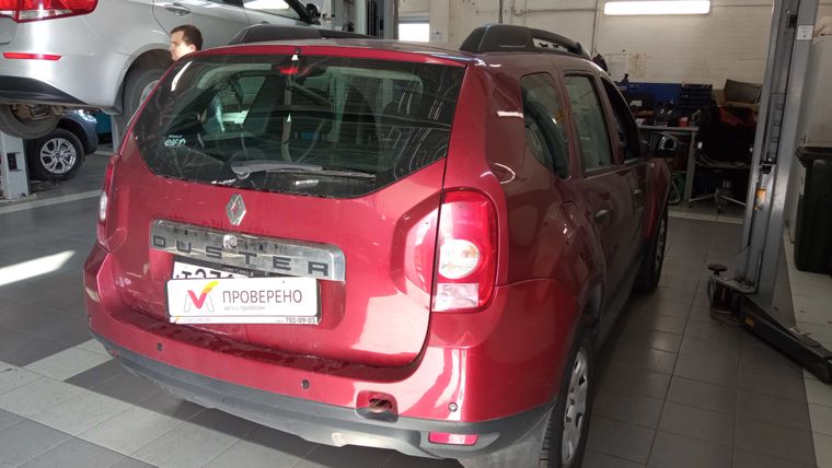 Renault Duster 2014 года, 140 000 км - вид 3