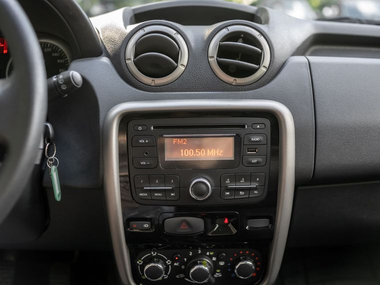 Renault Duster 2014 года, 140 000 км - вид 8