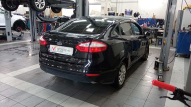 Ford Fiesta 2016 года, 151 205 км - вид 3