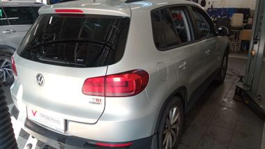 Volkswagen Tiguan 2015 года, 152 967 км - вид 3