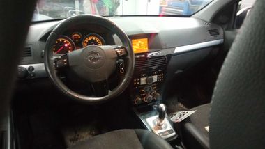 Opel Astra 2010 года, 176 253 км - вид 5