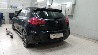 KIA Ceed GT 2014 года, 177 766 км - вид 4