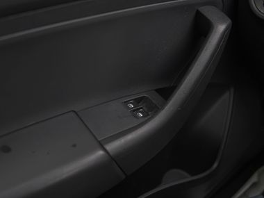 Skoda Rapid 2016 года, 277 000 км - вид 9