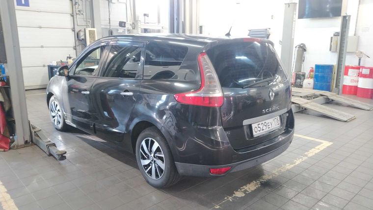 Renault Grand Scenic 2010 года, 339 237 км - вид 4