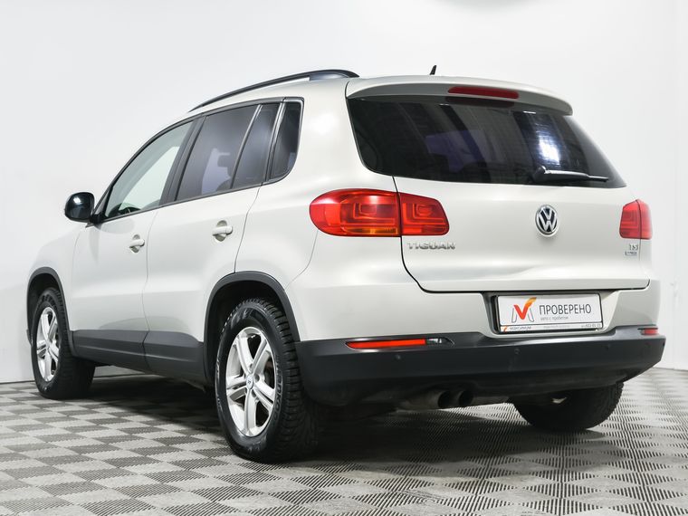 Volkswagen Tiguan 2011 года, 157 174 км - вид 6