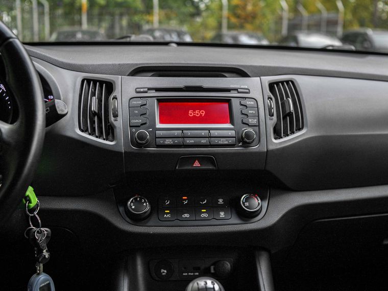 KIA Sportage 2011 года, 205 456 км - вид 8