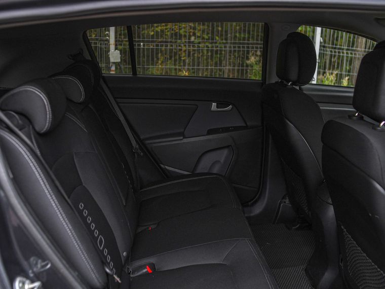 KIA Sportage 2011 года, 205 456 км - вид 11