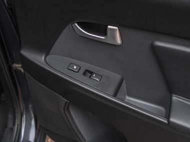 KIA Sportage 2011 года, 205 456 км - вид 12