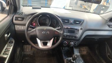 Kia Rio 2014 года, 88 392 км - вид 5