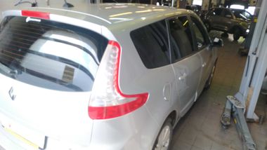 Renault Grand Scenic 2010 года, 314 500 км - вид 4