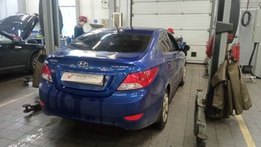 Hyundai Solaris 2011 года, 242 529 км - вид 3