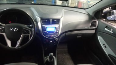 Hyundai Solaris 2011 года, 242 529 км - вид 5
