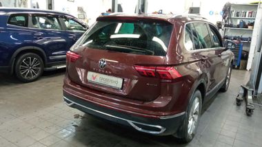 Volkswagen Tiguan 2021 года, 35 136 км - вид 3