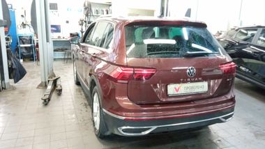 Volkswagen Tiguan 2021 года, 35 136 км - вид 4
