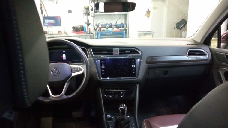Volkswagen Tiguan 2021 года, 35 136 км - вид 5